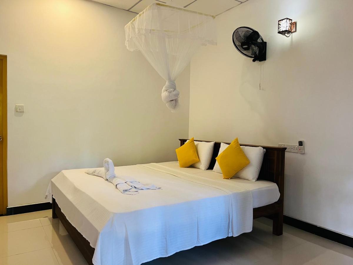Sigiri Budget Homestay Sigiriya Bagian luar foto