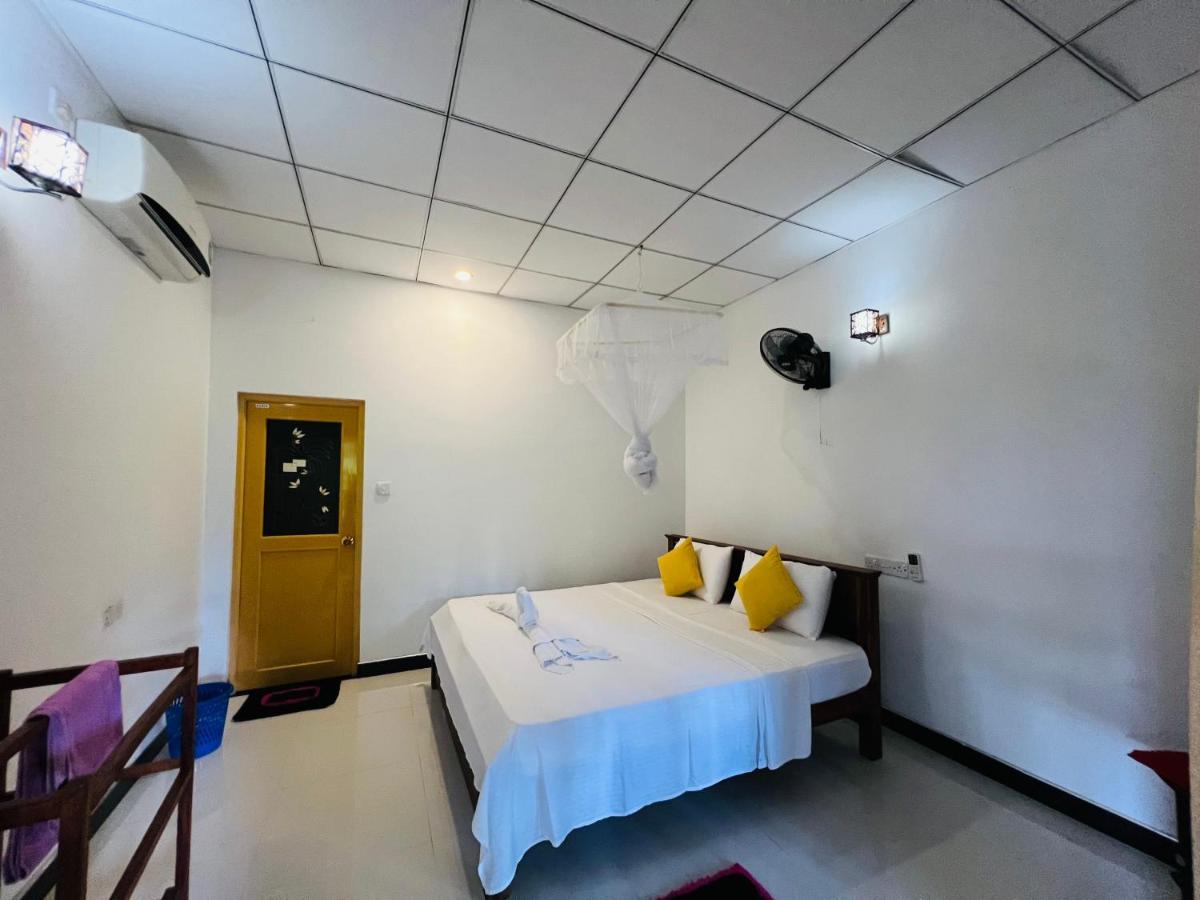 Sigiri Budget Homestay Sigiriya Bagian luar foto