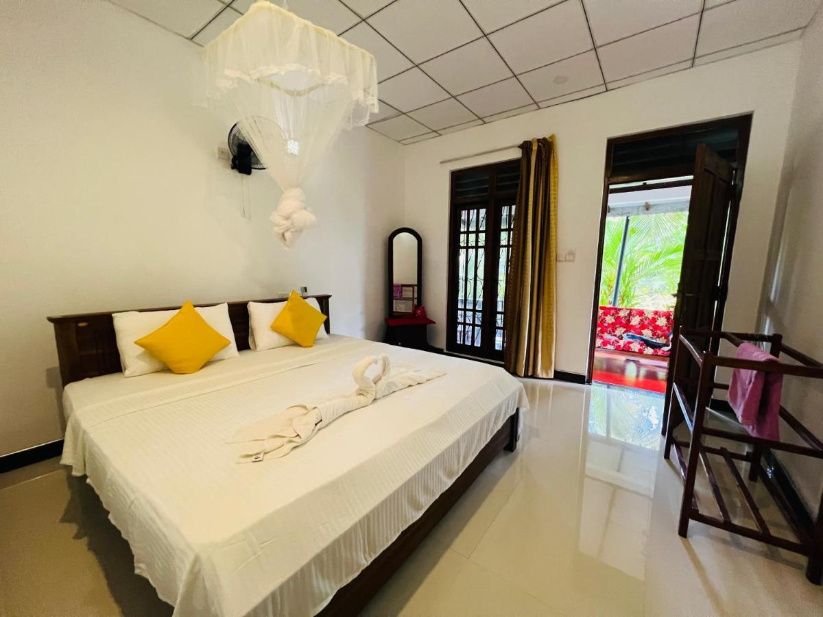 Sigiri Budget Homestay Sigiriya Bagian luar foto