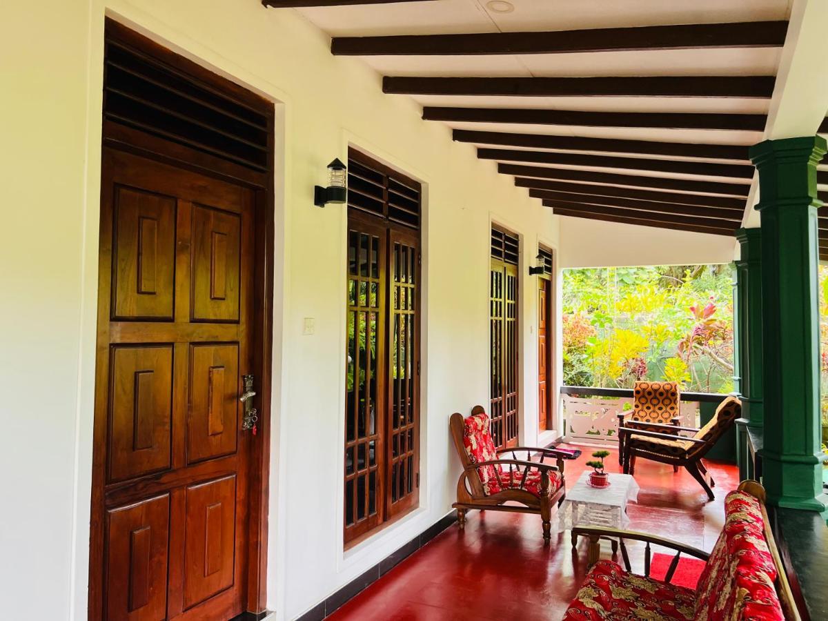 Sigiri Budget Homestay Sigiriya Bagian luar foto