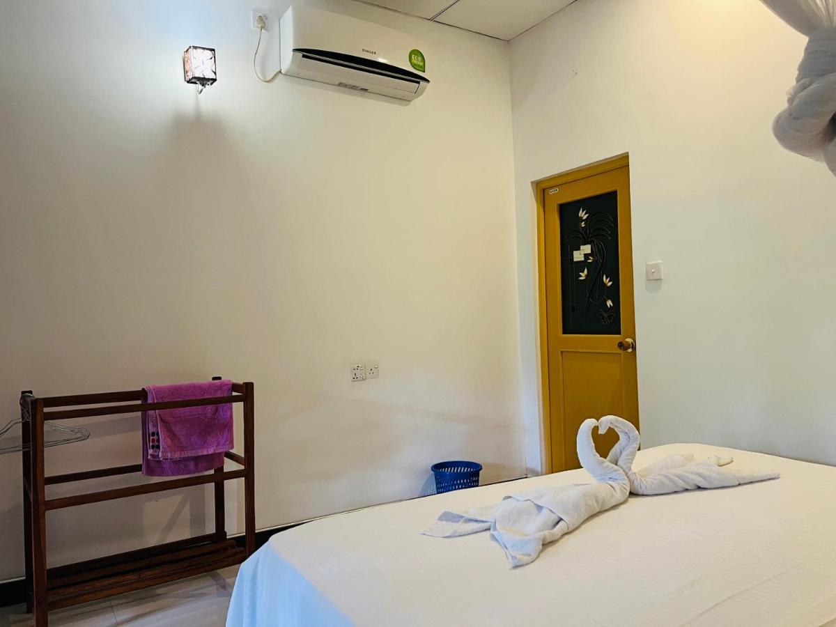 Sigiri Budget Homestay Sigiriya Bagian luar foto