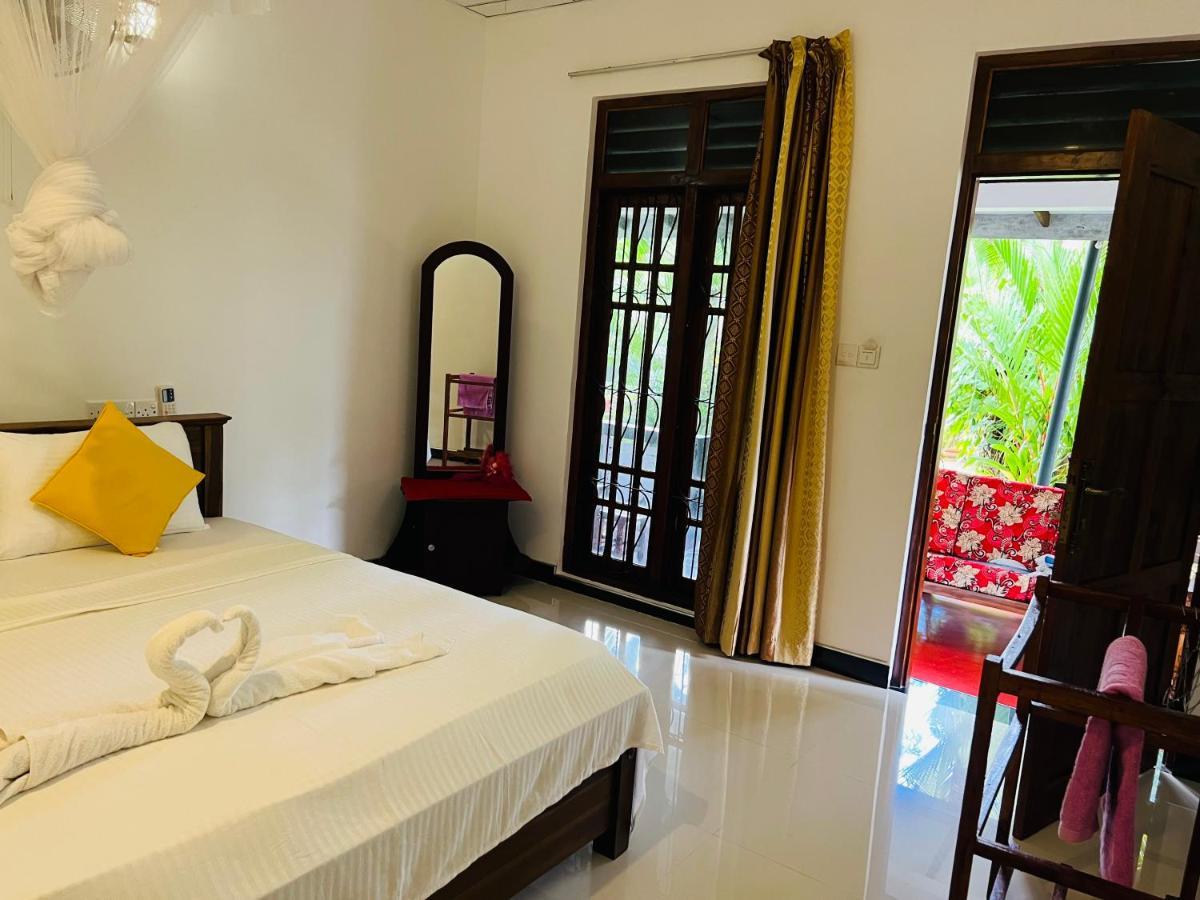 Sigiri Budget Homestay Sigiriya Bagian luar foto