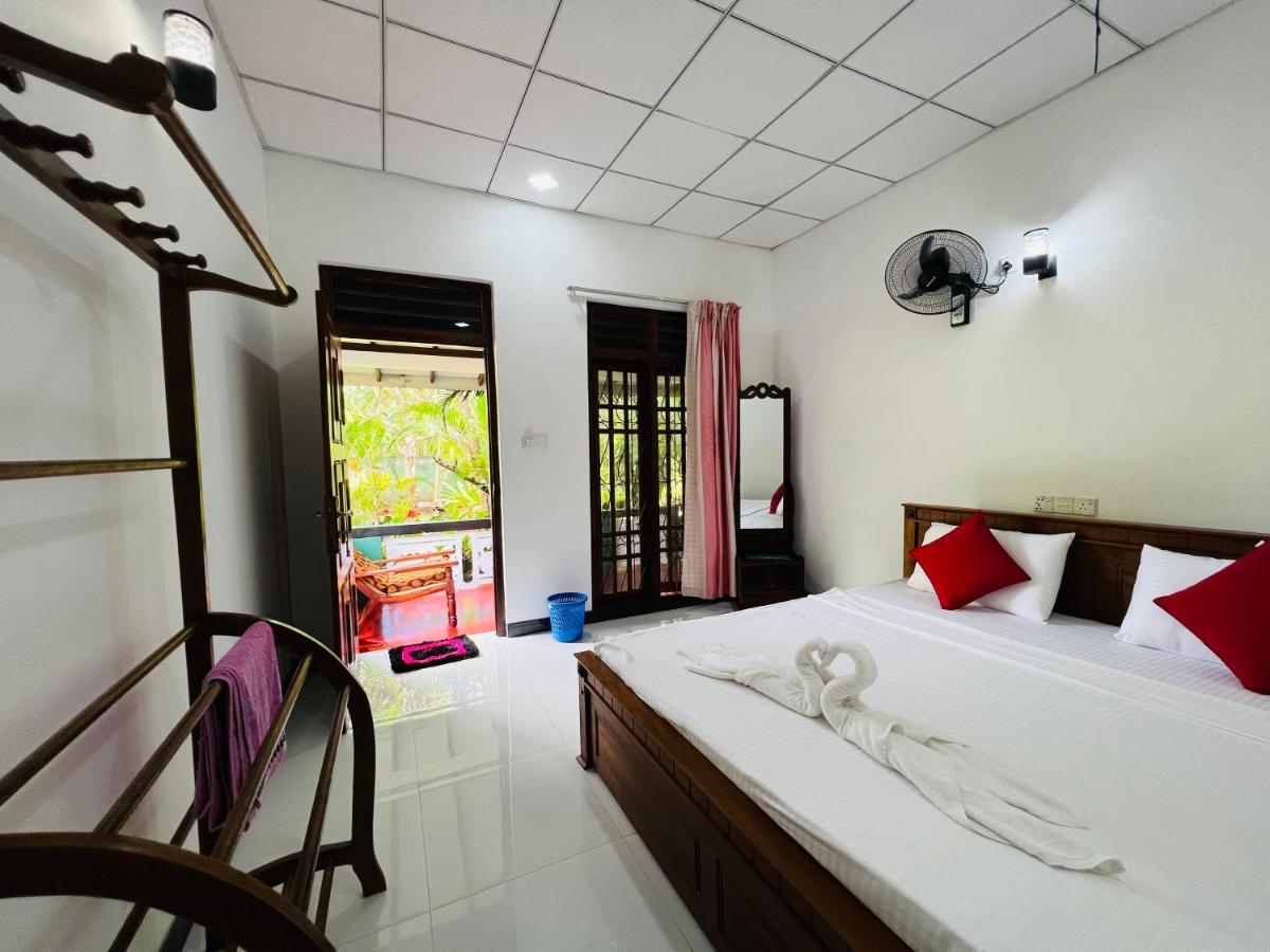 Sigiri Budget Homestay Sigiriya Bagian luar foto
