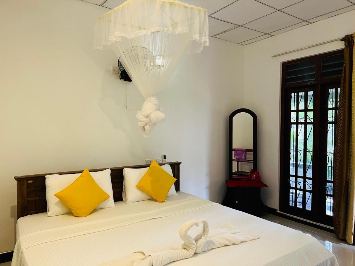 Sigiri Budget Homestay Sigiriya Bagian luar foto