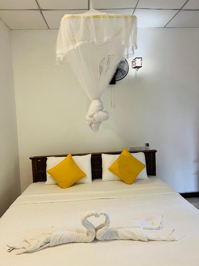 Sigiri Budget Homestay Sigiriya Bagian luar foto