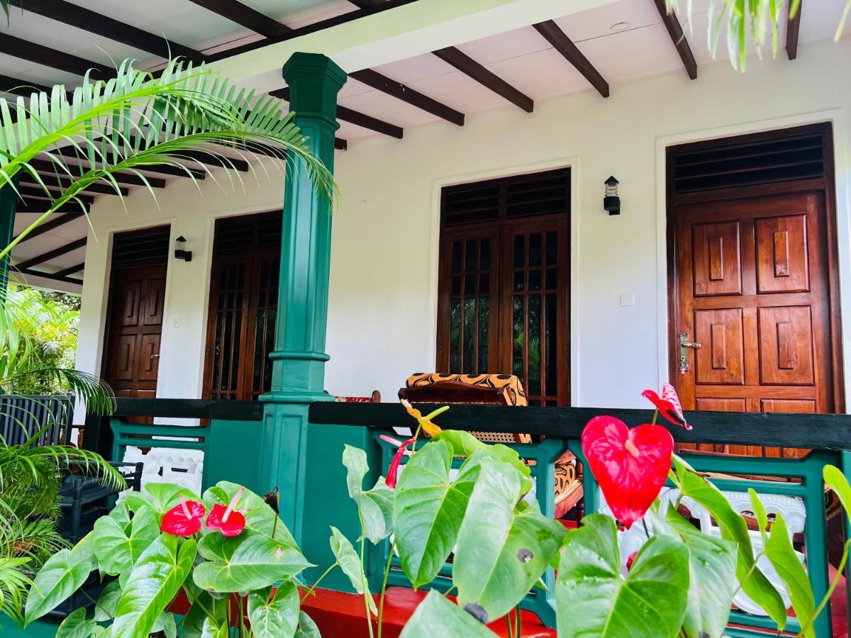 Sigiri Budget Homestay Sigiriya Bagian luar foto